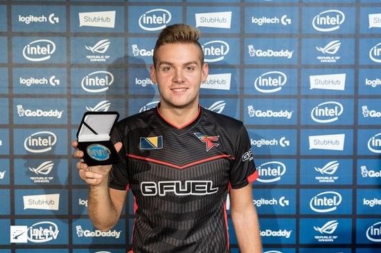 LPL季后赛晋级形势明朗，今天将会见分晓！