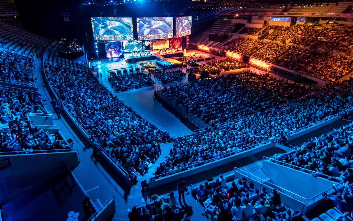 Mouz 在他们的办公室举办迷你LAN活动，期间为BLAST Bounty Fall在线阶段