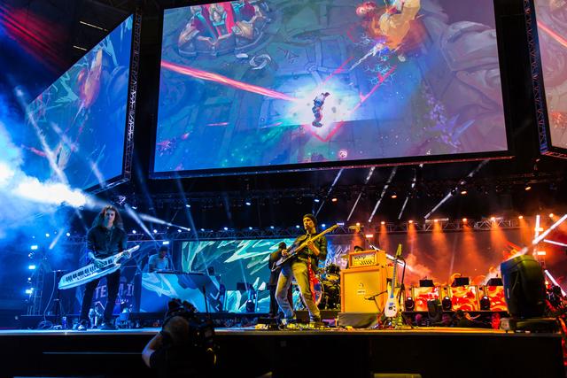 LPL will optimize the arena UI： add more information display, update the post-match data panel